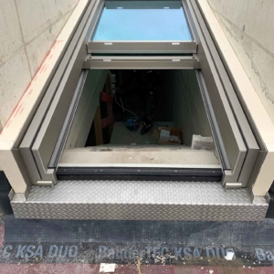 OpenAir Dachschiebefenster und Lichtdach in Bonn (Objekt 1276). 3-teilige OpenAir Dachschiebefenster in Bonn (145 x 500 cm)