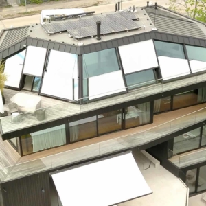 Panorama Dachschiebefenster in Berlin (Objekt 1245). 2-teilige Panorama AL Dachschiebefenster in Berlin (450 x 300 cm) - mit 3-fach Sonnenschutzglas und Dachflächenaussenbeschattungen