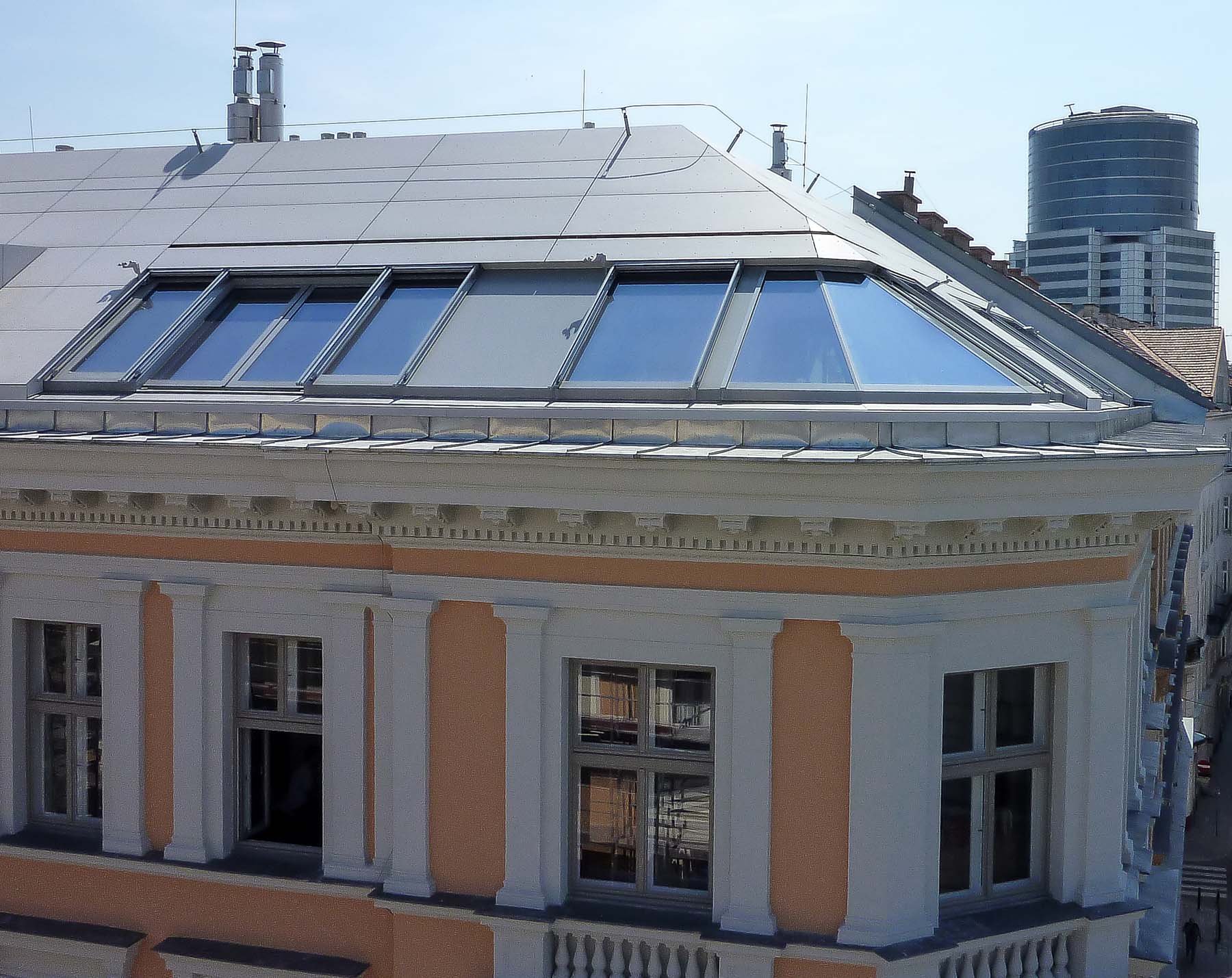 Cockpitverglasung mit Panorama Dachfenster in Wien (Objekt 1113).