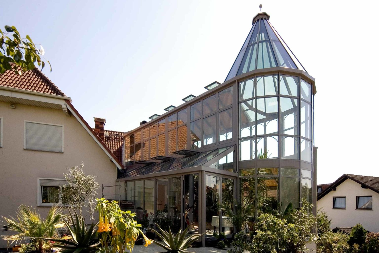 Selbstreinigende Gläser – für Wintergärten 1 Wintergarten in Wöllstadt (Objekt 982). Privates Palmenhaus mit Turm-, Mittel- udn Seitenschiffen