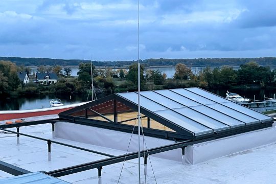 Sliding roof convertible in Werder on the roof of the Haveltherme, on the shore of the Großer Zernsee (1000 x 700 cm)